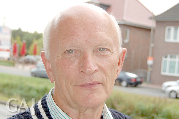 <b>Werner Kramer</b> ist seit 2011 Vorsitzender des Fehntjer Gemeinderates. - 33b51e84dc5ea8c03a855cd0b6fa4e94