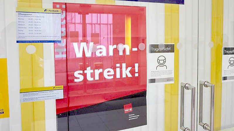 „Warnstreik“: Verdi erwartet von der Arbeitgeberseite „ehrliche Verhandlungsbereitschaft und neuen Verhandlungsspielraum“. Foto: Georg Wendt/dpa