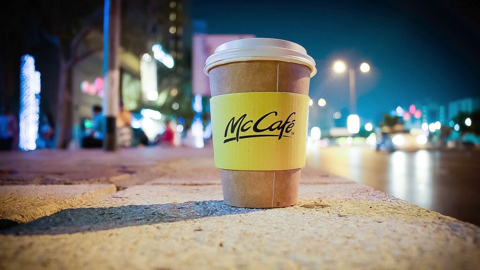 Saß der Deckel eines Tees von McDonald’s zu locker? Damit musste sich jetzt das Landgericht Oldenburg beschäftigen. Symbolfoto: Pixabay
