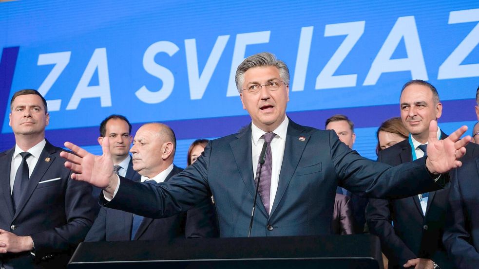 Ministerpräsident Andrej Plenkovic braucht zum Weiterregieren einen Koalitionspartner. Foto: Darko Vojinovic/AP