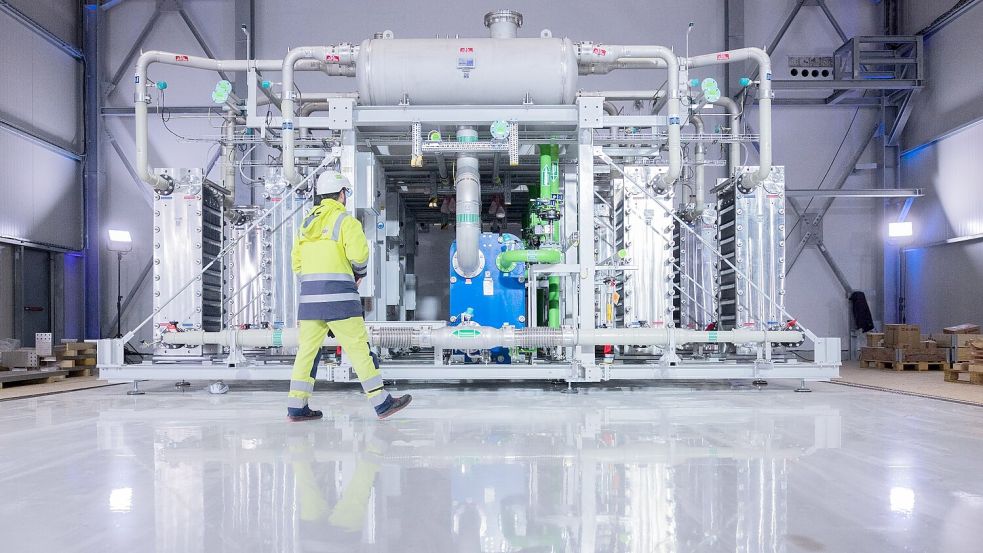 Ein Elektrolyseur für die Herstellung von grünem Wasserstoff bei Air Liquide in Oberhausen. Foto: Rolf Vennenbernd/dpa