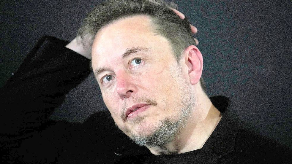 Tesla-Chef Elon Musk führt in Peking Gespräche. China ist der zweitwichtigste Absatzmarkt für den Elektroautohersteller. Foto: Kirsty Wigglesworth/AP Pool/dpa
