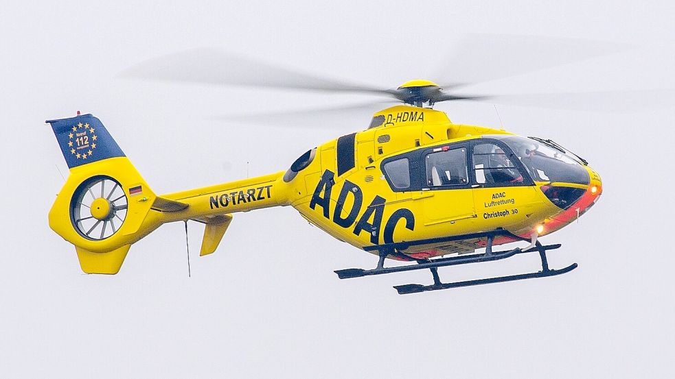 Mit einem Rettungshubschrauber musste eine 74-Jährige aus Barßel in ein Krankenhaus geflogen werden. Symbolbild: Gabbert/DPA