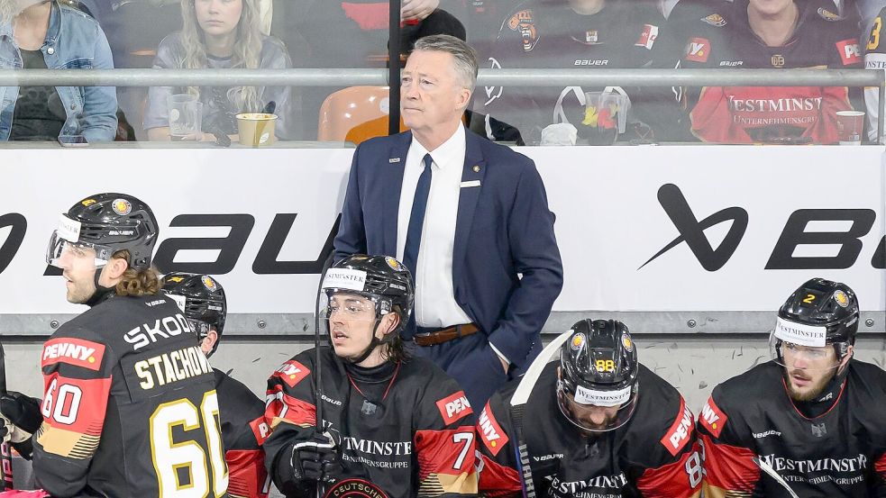 Eishockey-Bundestrainer Harold Kreis musste mit seinem Team eine Niederlage gegen Frankreich hinnehmen. Foto: Swen Pförtner/dpa
