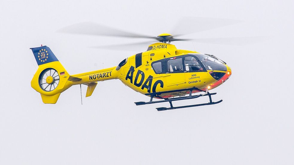 Mit einem Rettungshubschrauber musste eine 74-Jährige aus Barßel in ein Krankenhaus geflogen werden. Symbolbild: Gabbert/DPA