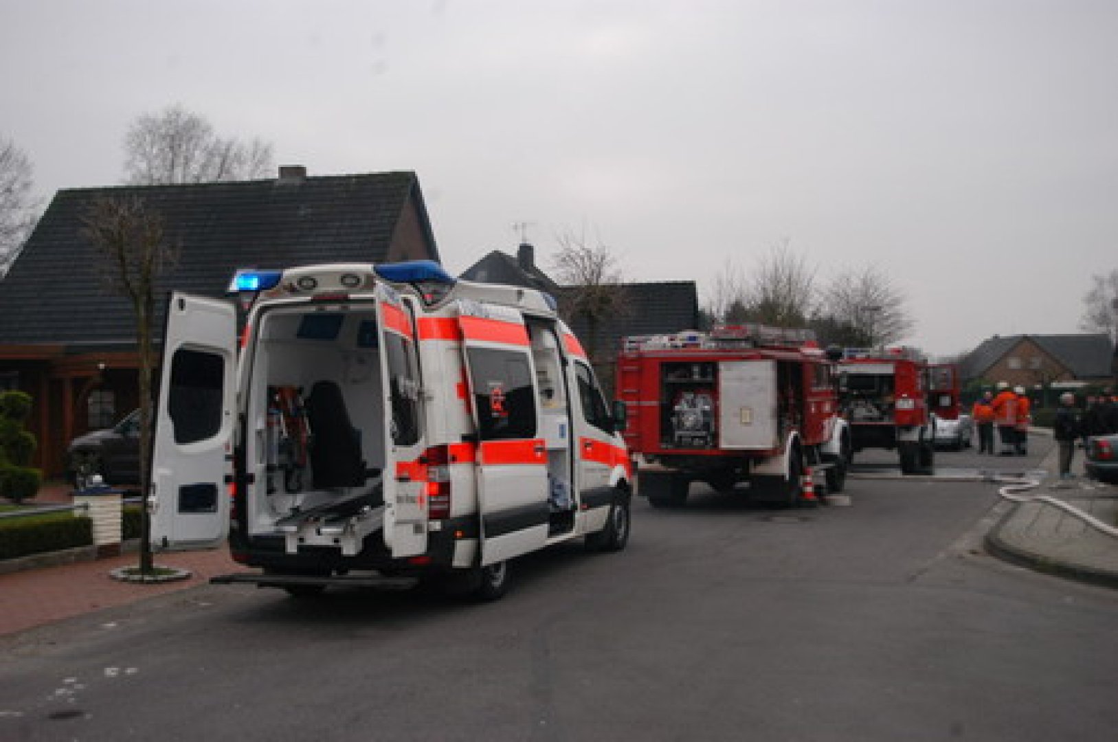 Mann stirbt bei Feuer in Burlage - Bild 1