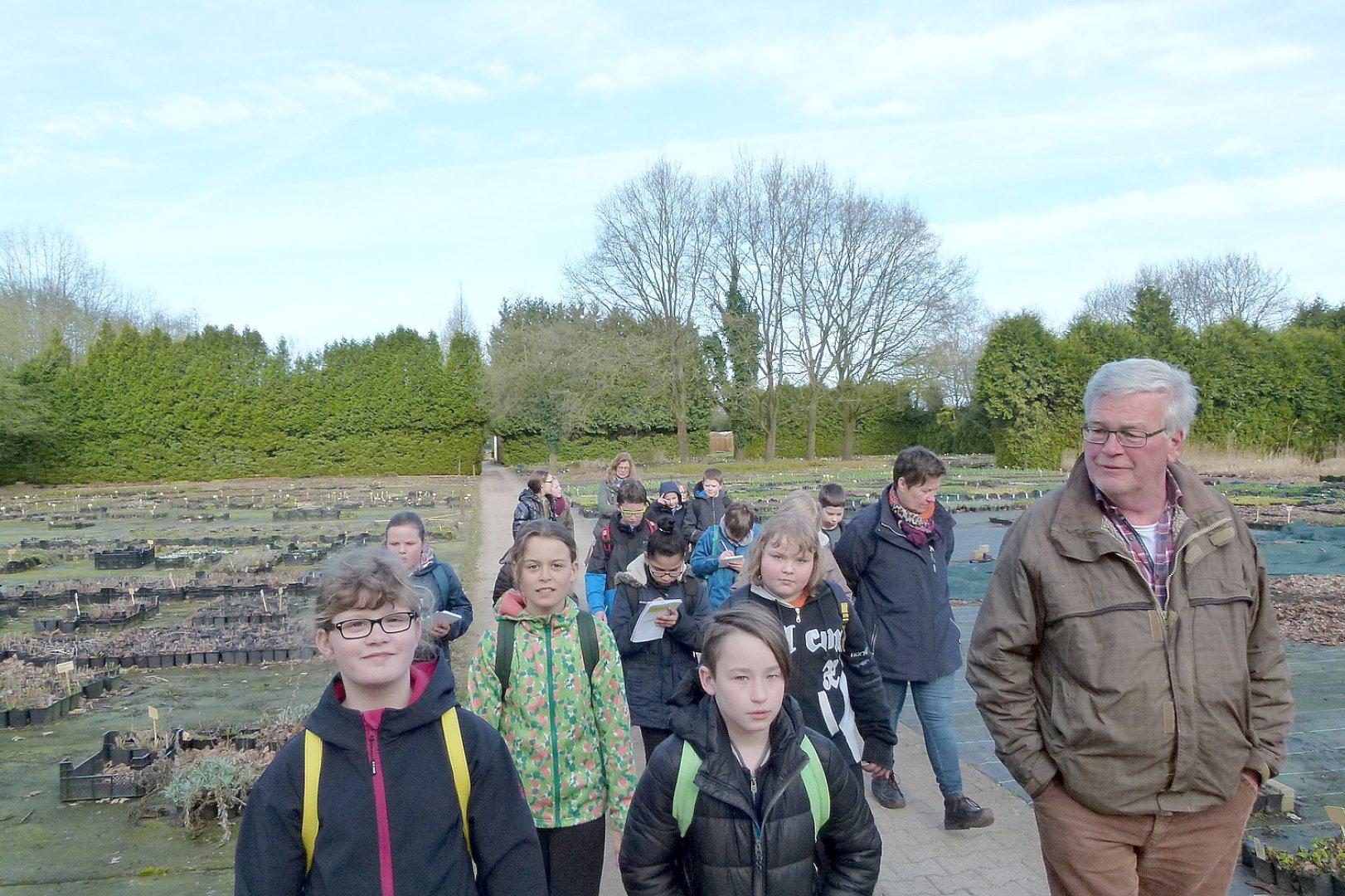 Grundschüler lernten viel über Stauden - Bild 3