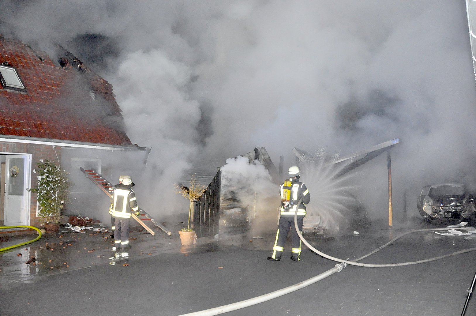 Großbrand in Detern - Bild 1