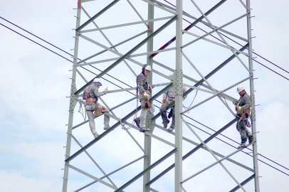 Neuer Anstrich für140 Strommasten - Bild 2