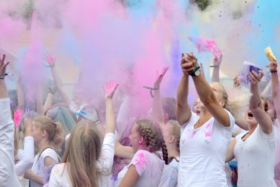 Wieder Holi-Festival in Völlenerkönigsfehn - Bild 2