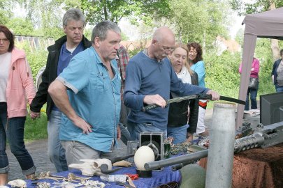 Tausende beim Riesenflohmarkt in Elisabethfehn - Bild 3