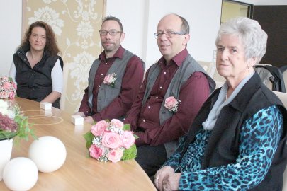 Erste gleichgeschlechtliche Ehe in Ostrhauderfehn - Bild 3