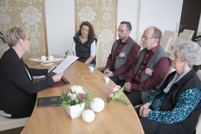 Erste gleichgeschlechtliche Ehe in Ostrhauderfehn - Bild 4