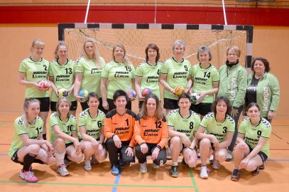 Schwestern spielen gemeinsam Handball - Bild 2