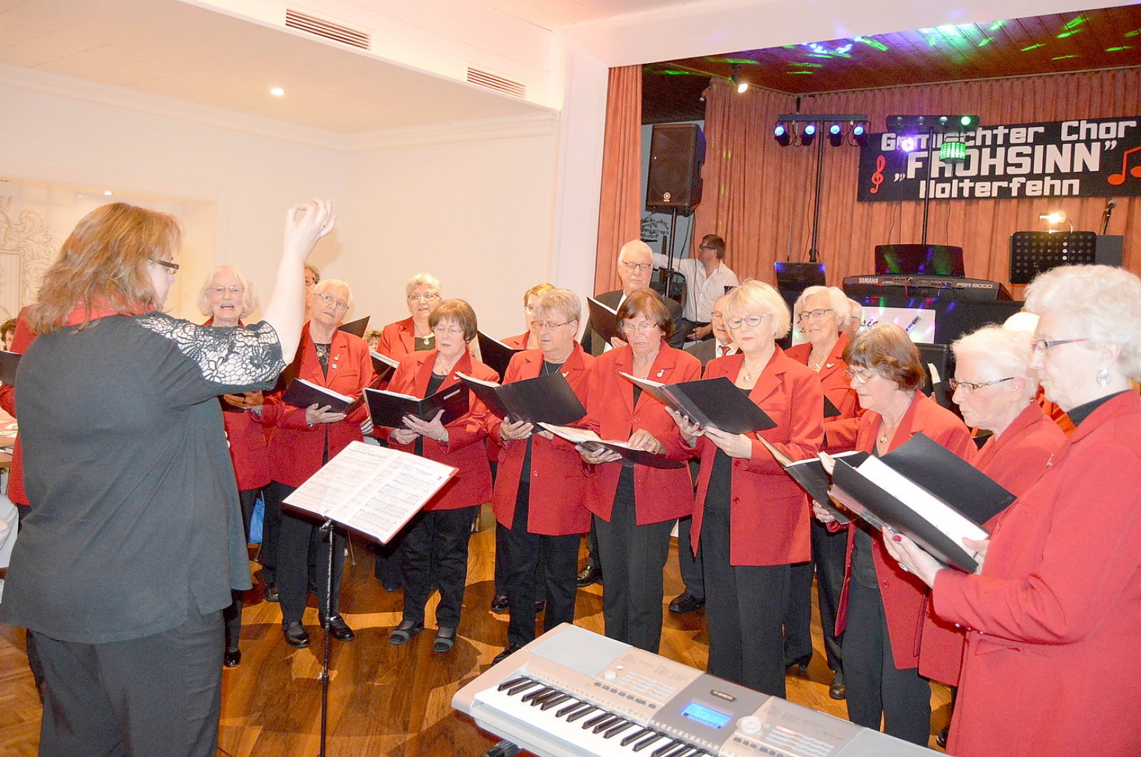 Chor "Frohsinn" feierte in Holterfehn - Bild 1