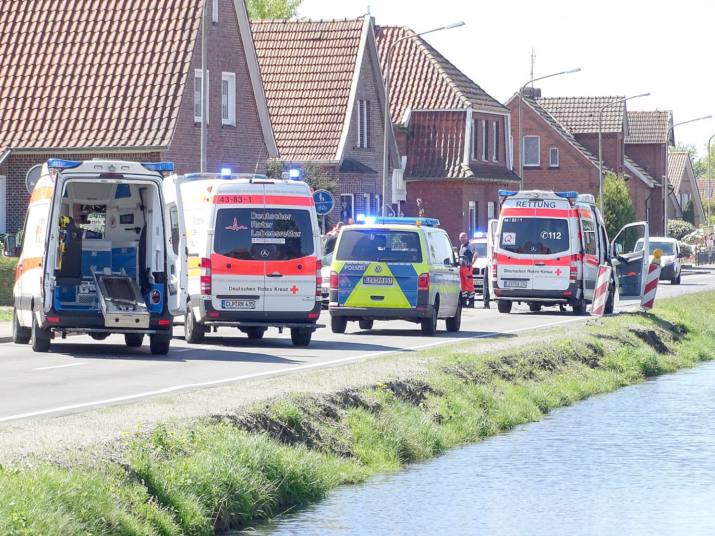 Unfall mit Rettungswagen in Rhauderfehn - Bild 1