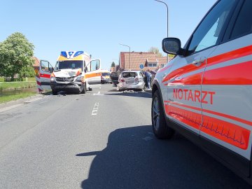 Unfall mit Rettungswagen in Rhauderfehn - Bild 3