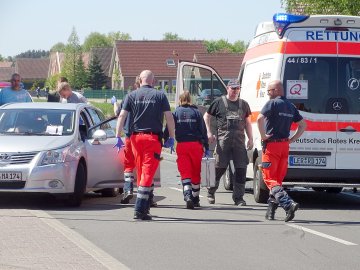 Unfall mit Rettungswagen in Rhauderfehn - Bild 4