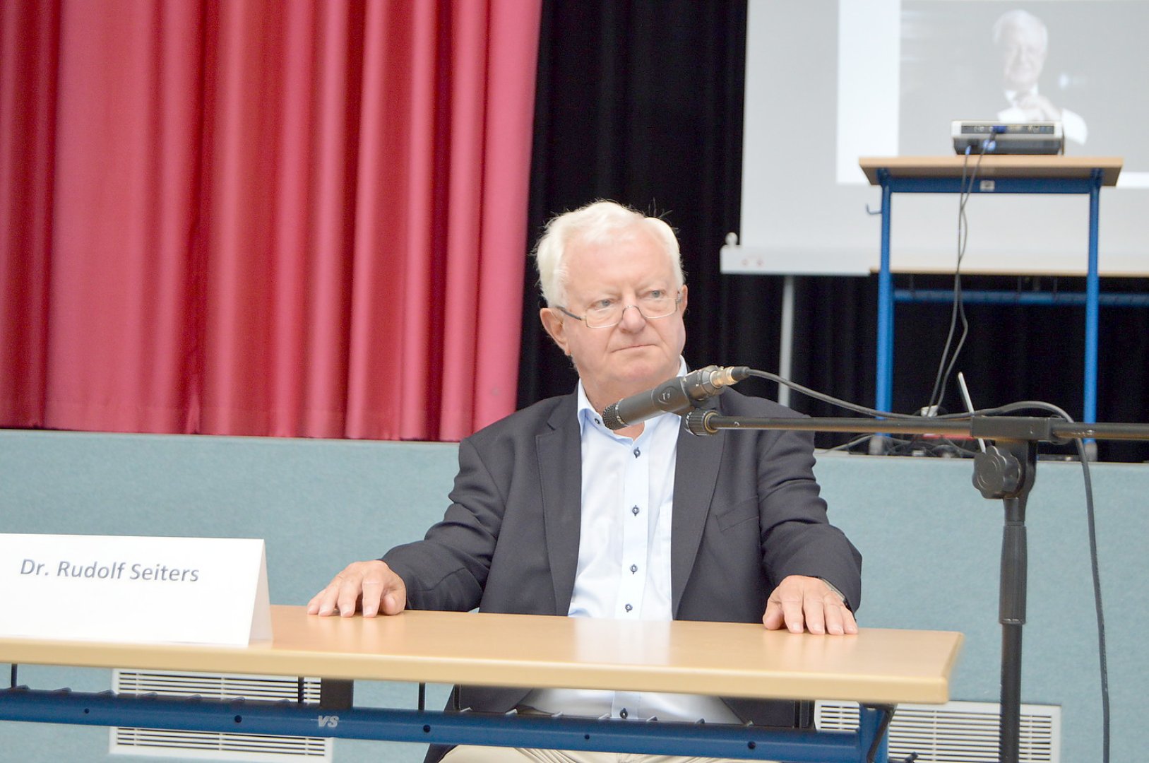 Seiters besuchte die Haupt- und Realschule Ostrhauderfehn - Bild 1