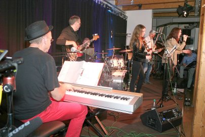 „Zebu & The Gnus“ rockte in Friesoythe - Bild 4