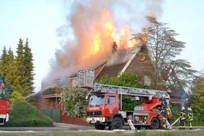 Feuer in unbewohntem Haus in Ostrhauderfehn - Bild 2