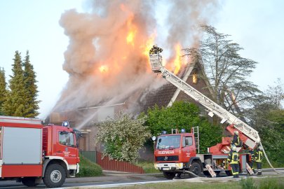Feuer in unbewohntem Haus in Ostrhauderfehn - Bild 4