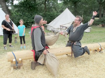 Mittelalter-Heerlager lockte nach Breinermoor - Bild 2