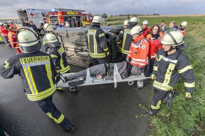 Feuerwehrübung in Nüttermoor - Bild 4