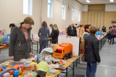 Spielzeugbörse in Ostrhauderfehn - Bild 2