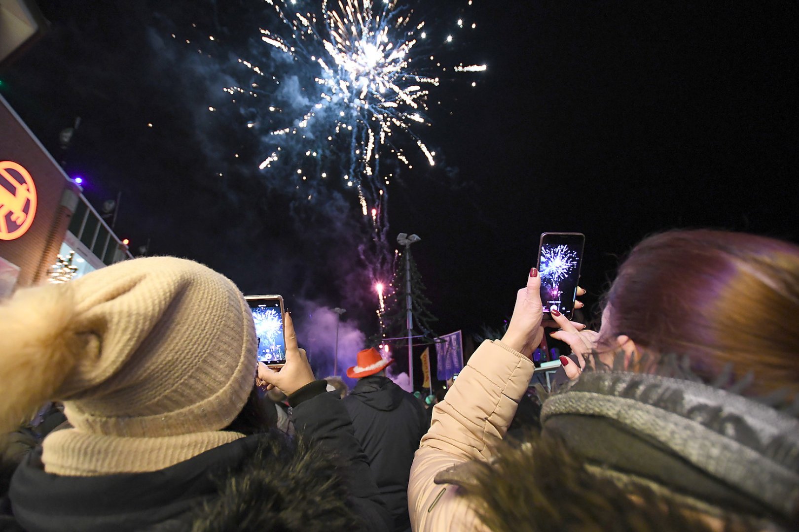 Vorfreude auf Feuerwerk - Bild 1