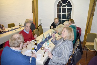 Großer Andrang beim Heringsessen - Bild 2