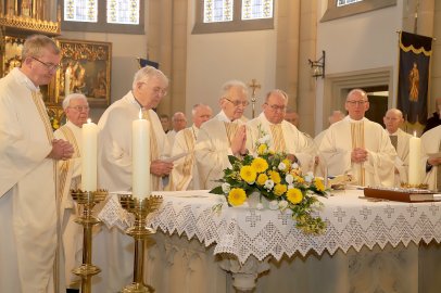 Diamantenes Priesterjubiläum gefeiert - Bild 3