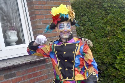 Jecken trotzen in Papenburg dem Dauerregen - Bild 3