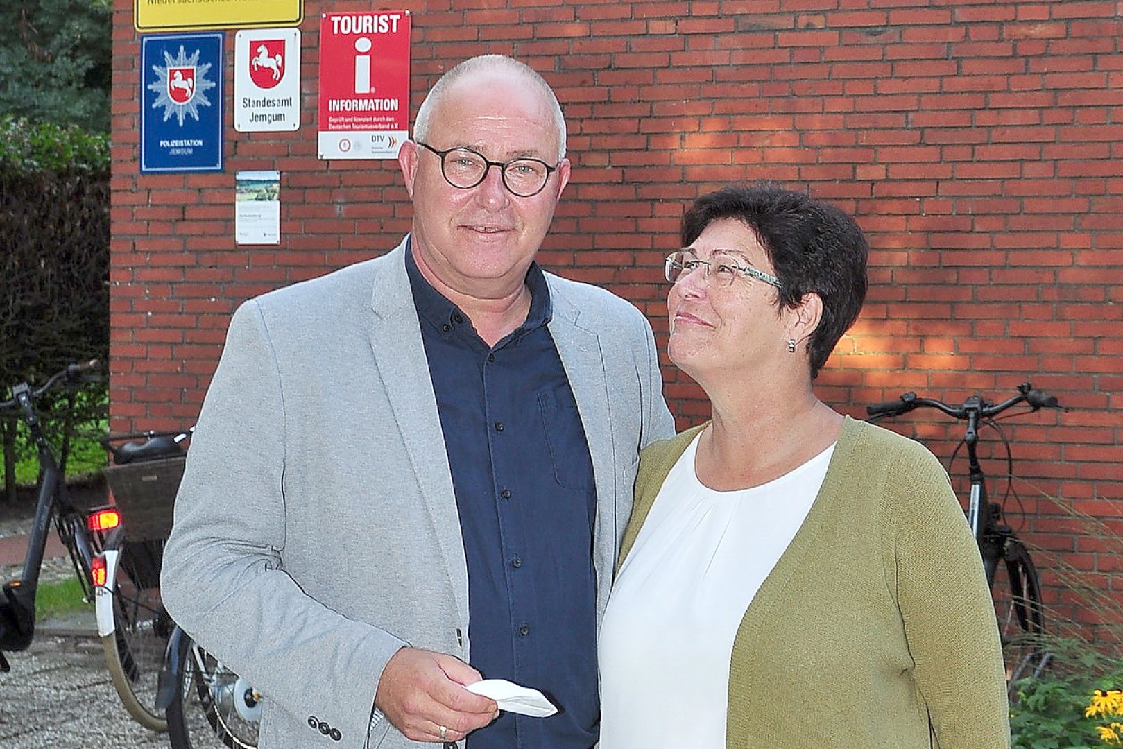 Jemgums Bürgermeister im Amt bestätigt - Bild 1