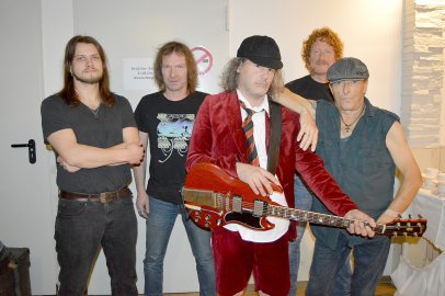 AC/DC rockte im Musikcafé - Bild 4