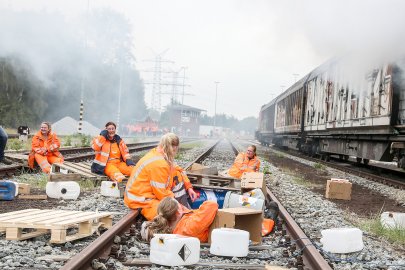 Gefahrgut-Übung am Emder Hafen - Bild 3
