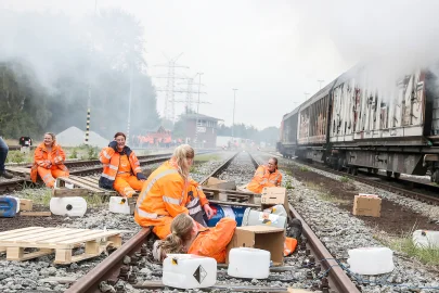 Gefahrgut-Übung am Emder Hafen - Bild 3
