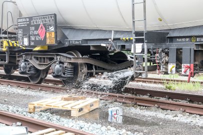 Gefahrgut-Übung am Emder Hafen - Bild 4