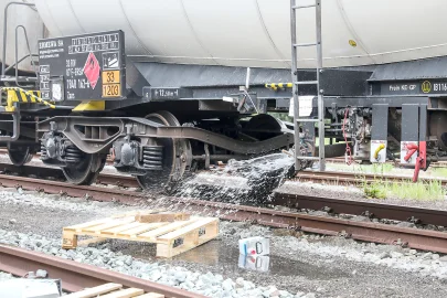 Gefahrgut-Übung am Emder Hafen - Bild 4