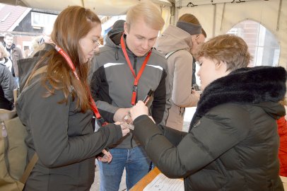 Glühweinfans wandern durch Holte - Bild 2