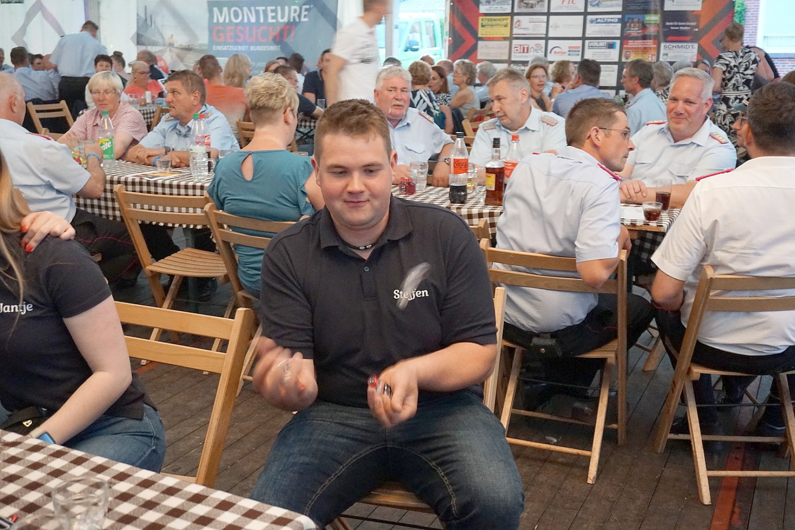 Hunderte Leute feierten in Holte - Bild 9