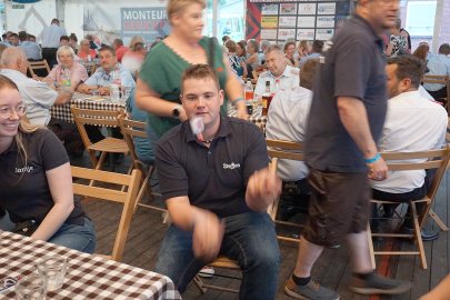 Hunderte Leute feierten in Holte - Bild 10