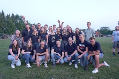 Hunderte Leute feierten in Holte - Bild 22