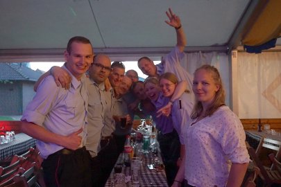 Hunderte Leute feierten in Holte - Bild 25