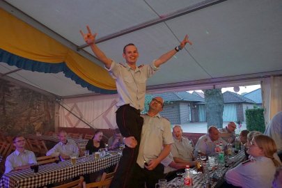 Hunderte Leute feierten in Holte - Bild 26