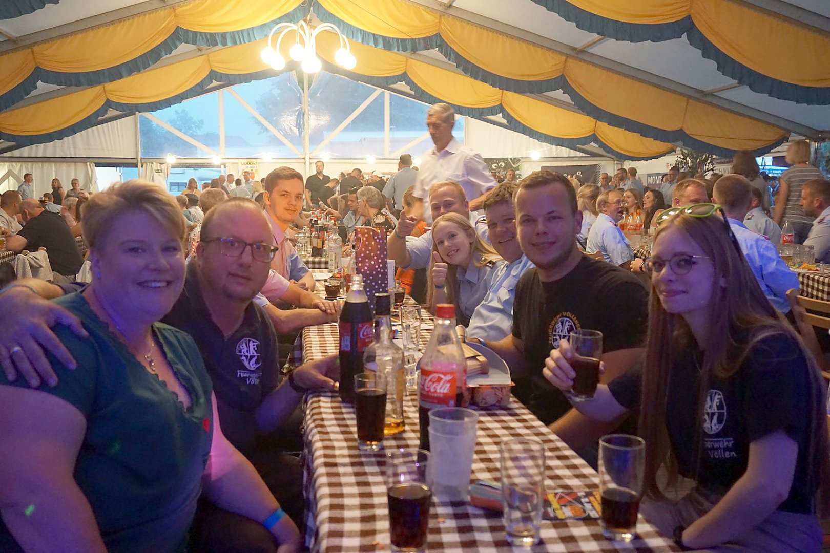 Hunderte Leute feierten in Holte - Bild 30