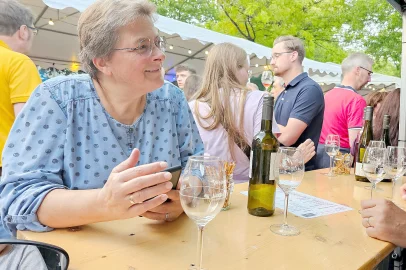 Impressionen vom Moormerländer Weinfest - Bild 12