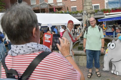 Tausende feiern Ottos Ottifanten in Emden - Bild 2