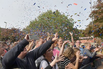 Tausende feiern Ottos Ottifanten in Emden - Bild 8