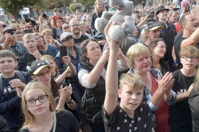 Tausende feiern Ottos Ottifanten in Emden - Bild 9